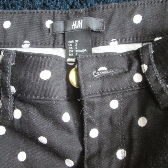 H&M - Black and White Denim Shorts Size 2 - Picture 2 of 3